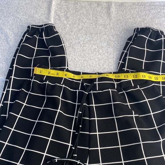 2/$25 Black white elastic waist pull on windowpane trousers tapered leg pants S - Picture 5 of 10